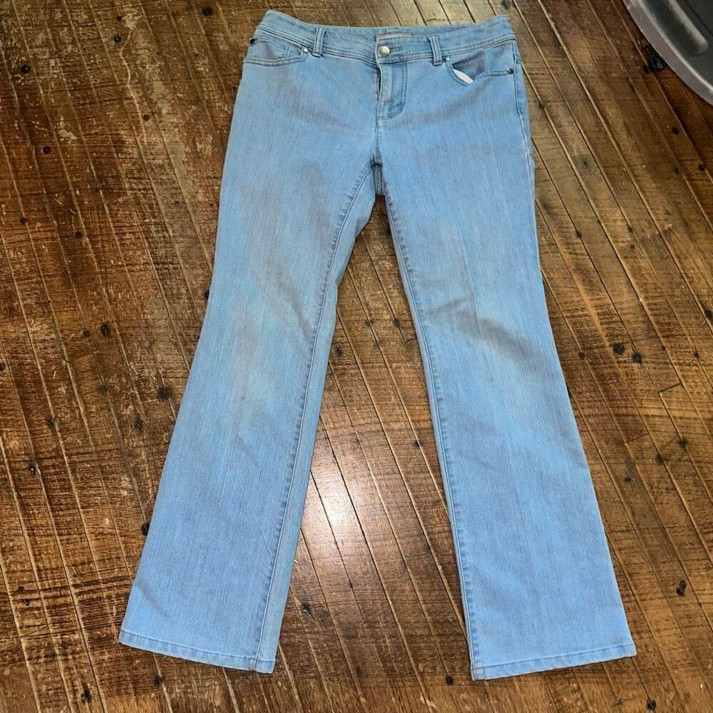 Chico’s 0/S/4 light wash stretchy straight distressed jeans